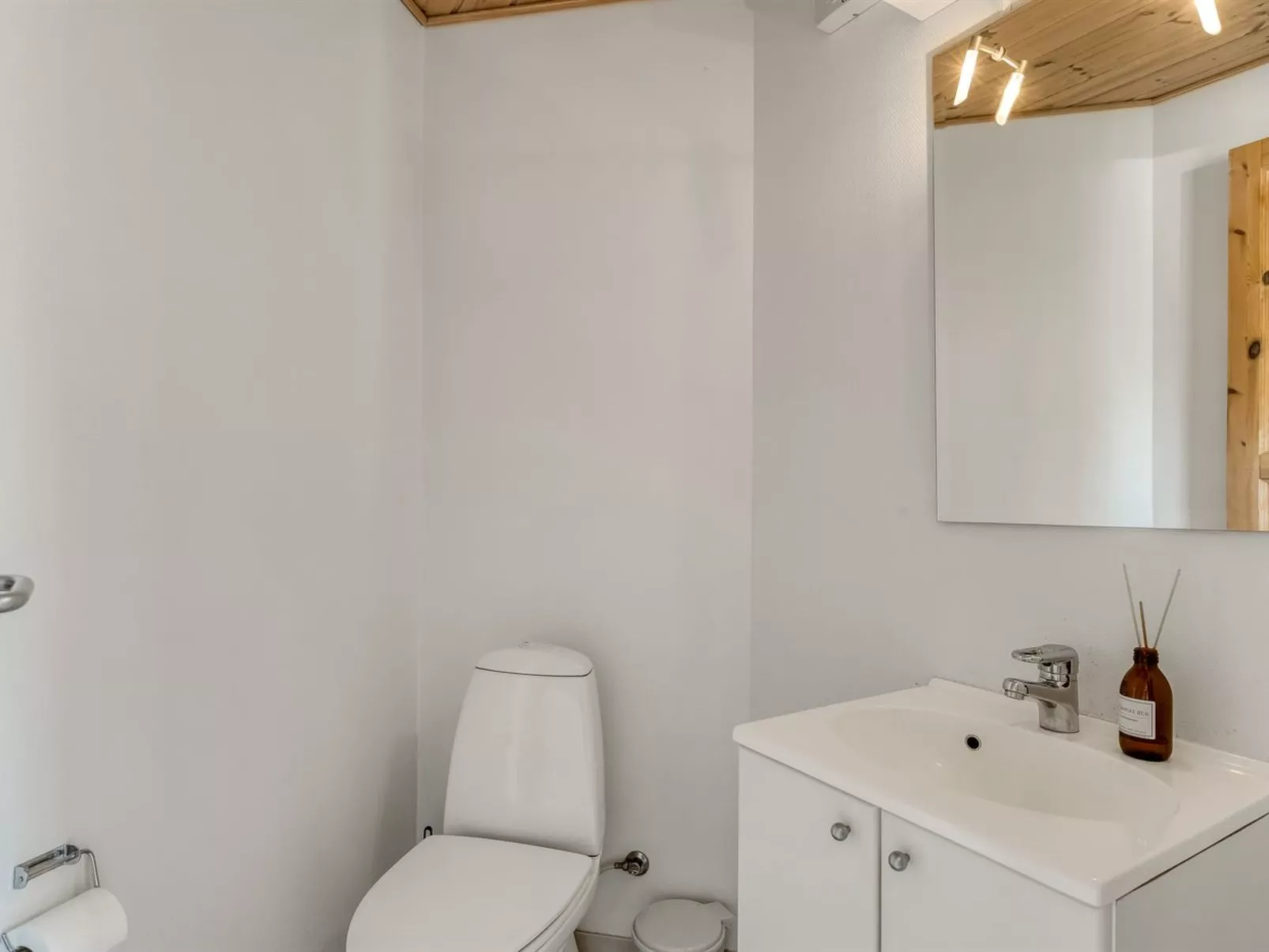 "Hristijan" - 4.8km from the sea-Inside