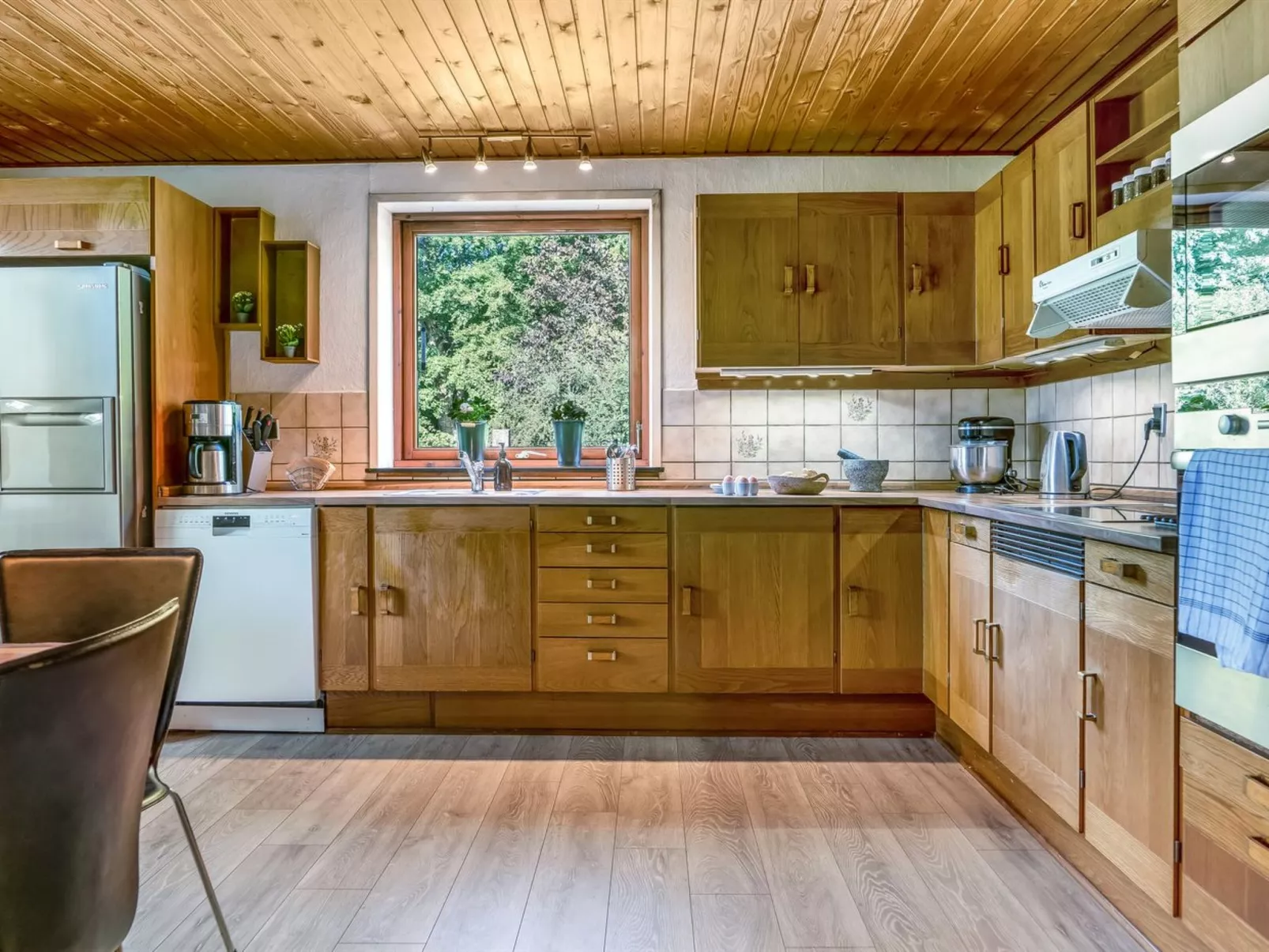 "Eiko" - 400m to the fjord-Inside