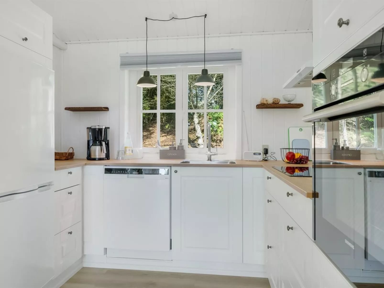 "Thorgny" - 350m to the fjord-Dedans