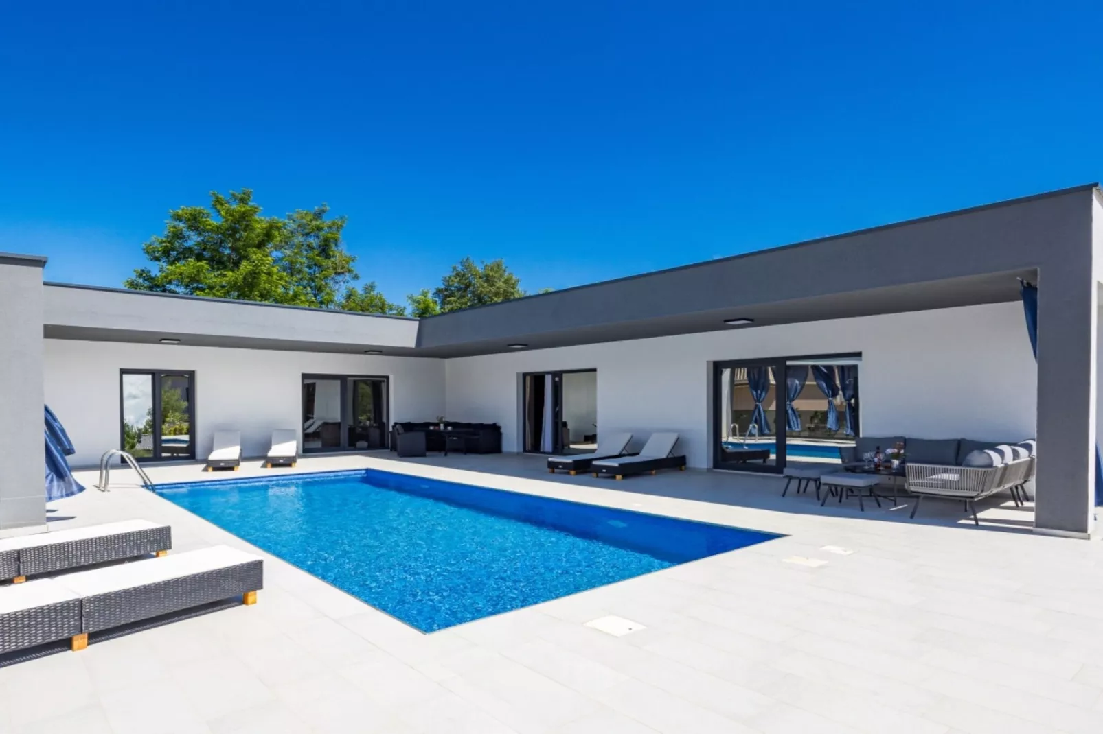 Villa Pool House Fancy - Villa With Private Pool-Piscine