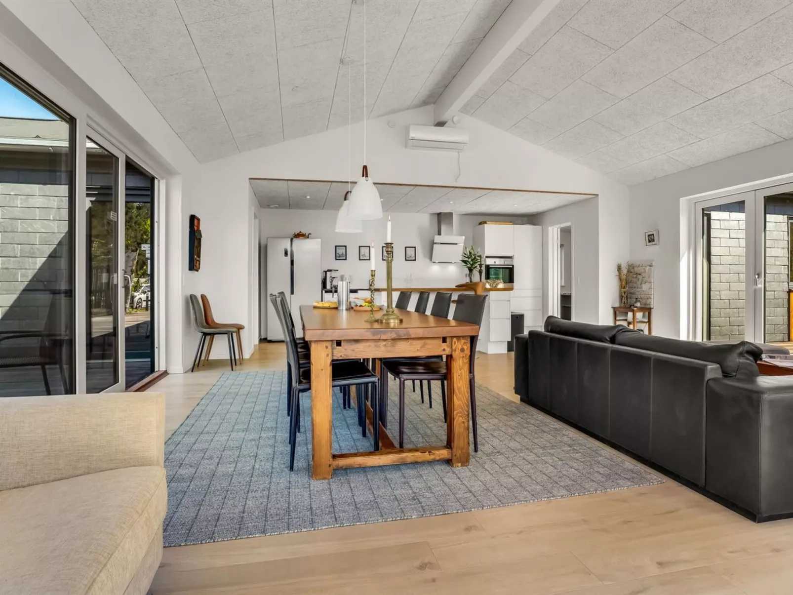 "Milda" - 100m from the sea-Drinnen