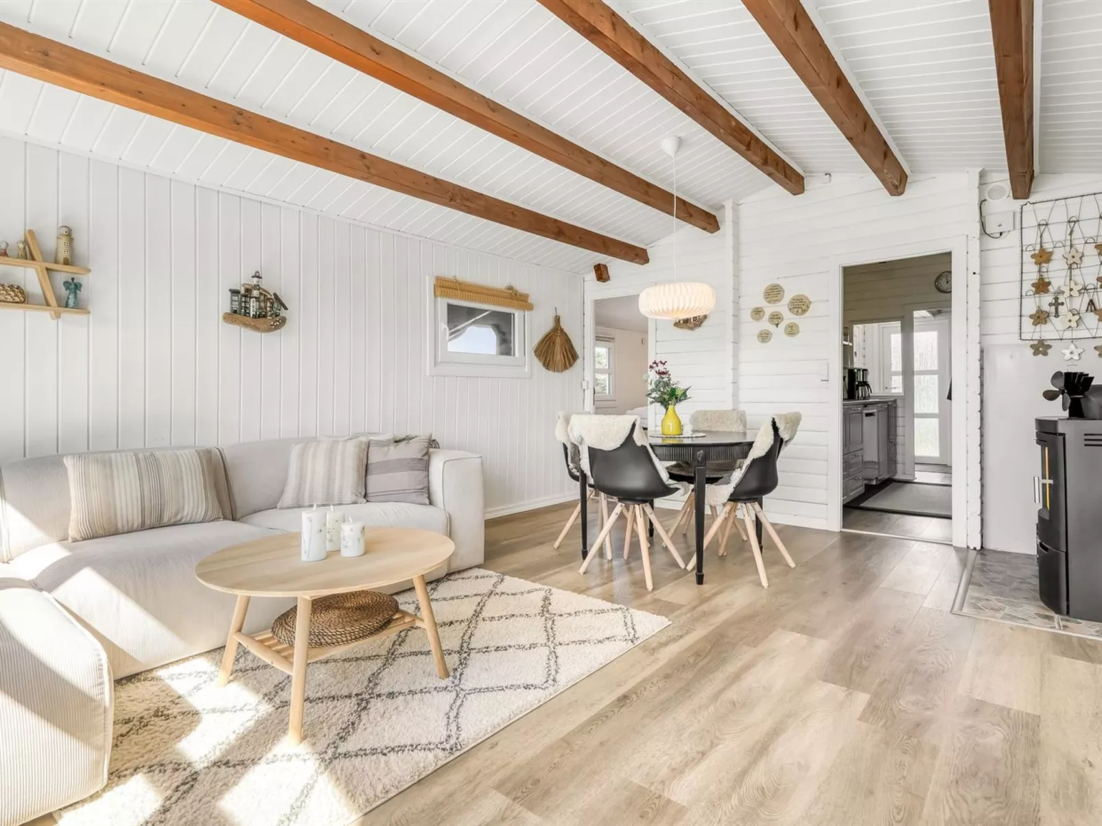 "Berner" - 500m to the fjord-Inside