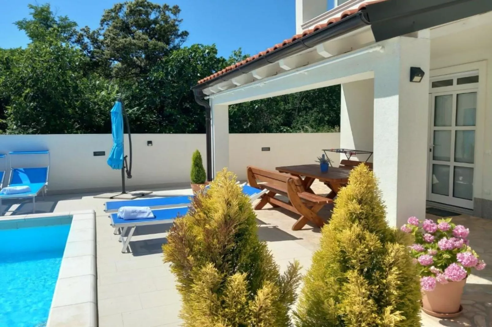 Two Bedroom Apartment With Private Pool-Extérieur