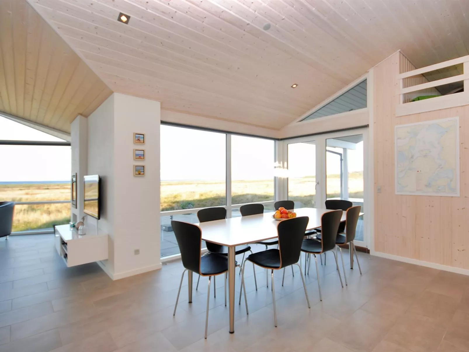 "Arisa" - 100m to the fjord-Inside