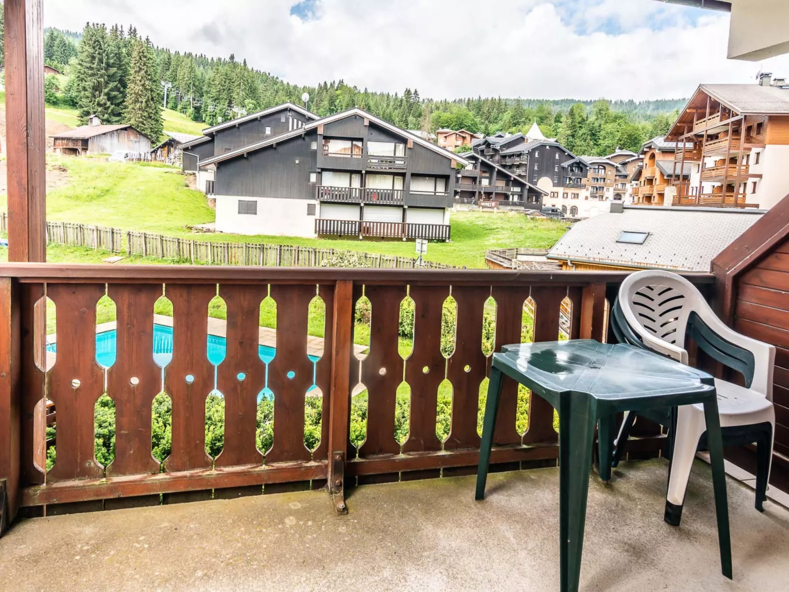 Les Sitelles-Draußen