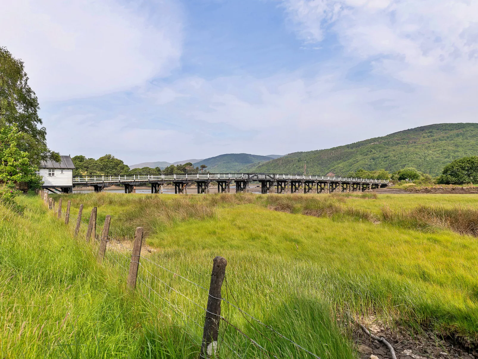 Toll Bridge Cottage-Dehors