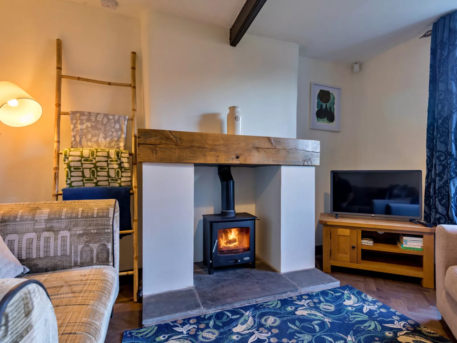 Spring Cottage-Dedans