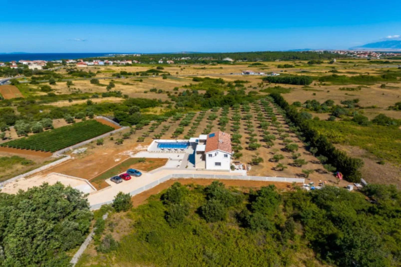 RUSTIC VILLA PEROSA WITH HEATED POOL-Im Freien