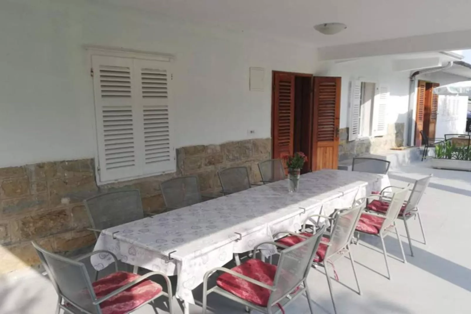 Holiday Home Ribarić - Four Bedroom Holiday Home with Terrace-Ambiente