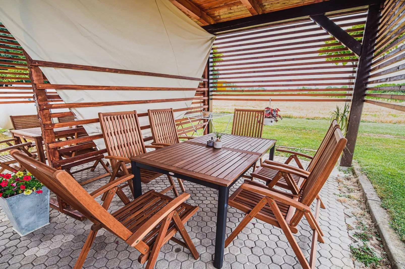 Elegant and Stylish Retreat Apartments with Terrace - Three Bedroom Apartment with Terrace-Extérieur