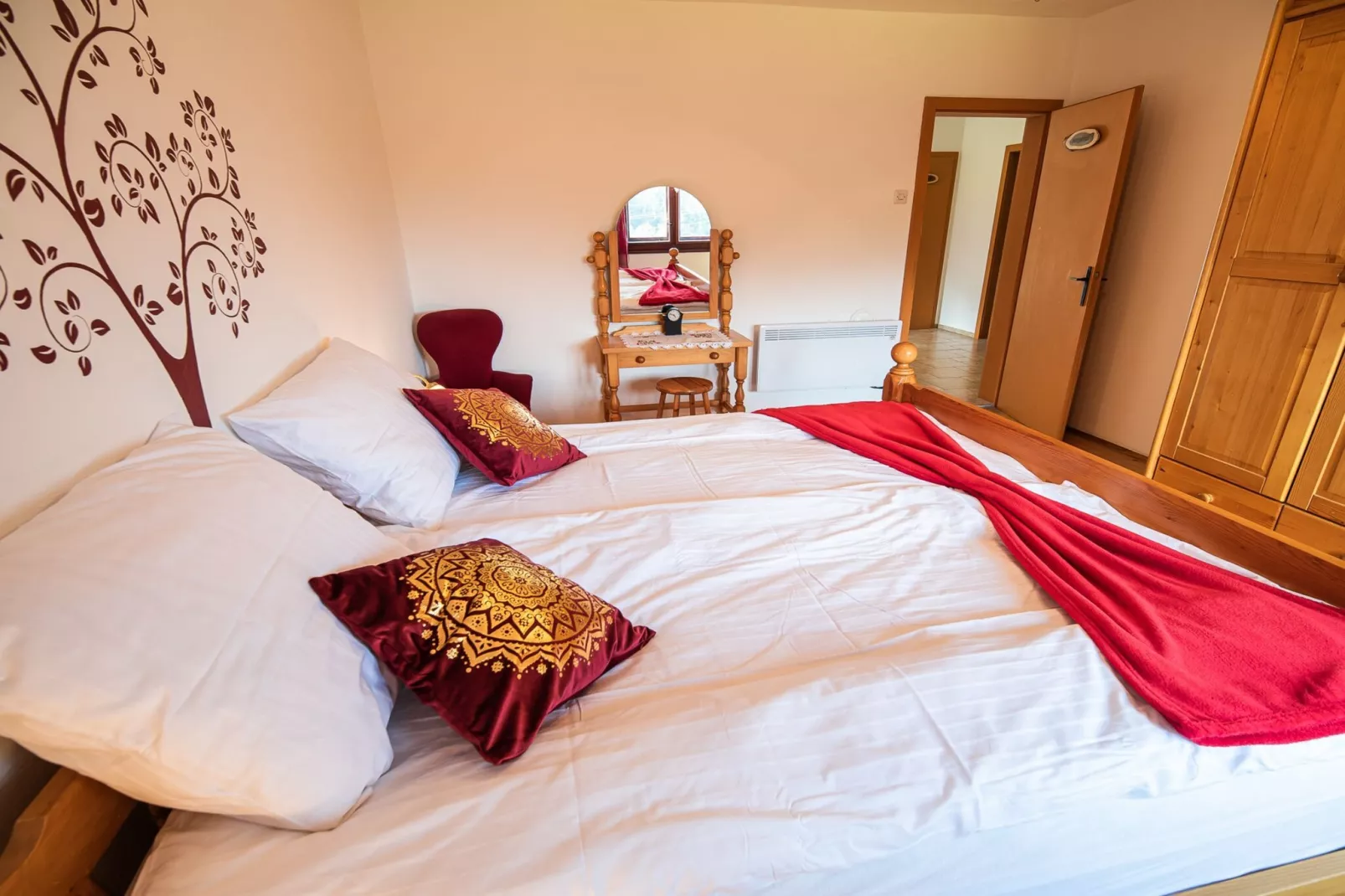 Bloomfield Retreat Country House with Sauna - Three Bedroom Country House-Schlafzimmer