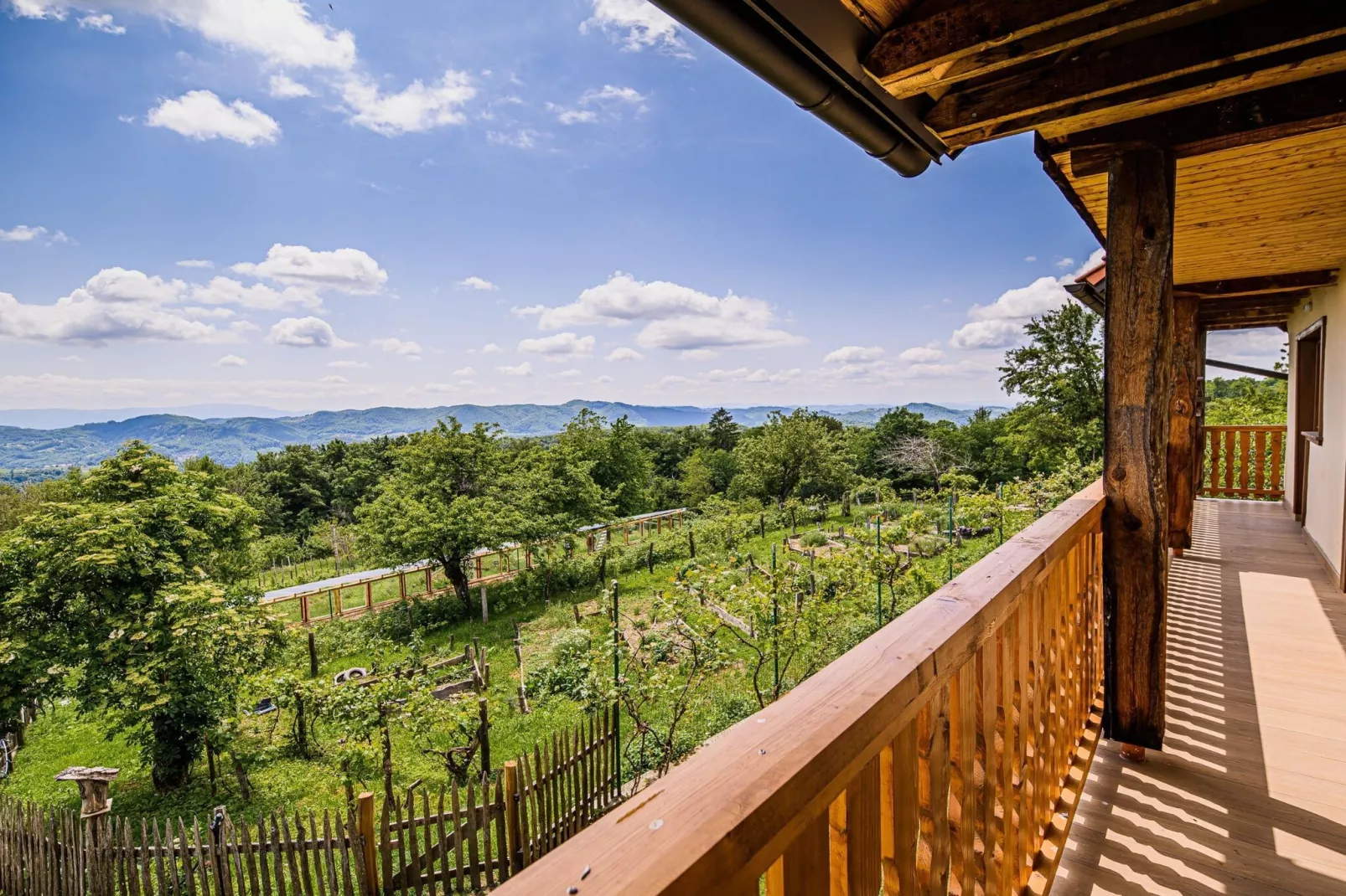 Hidden Authentic Haven Apartments - Two Bedroom Apartment with Balcony-Terrace balcony