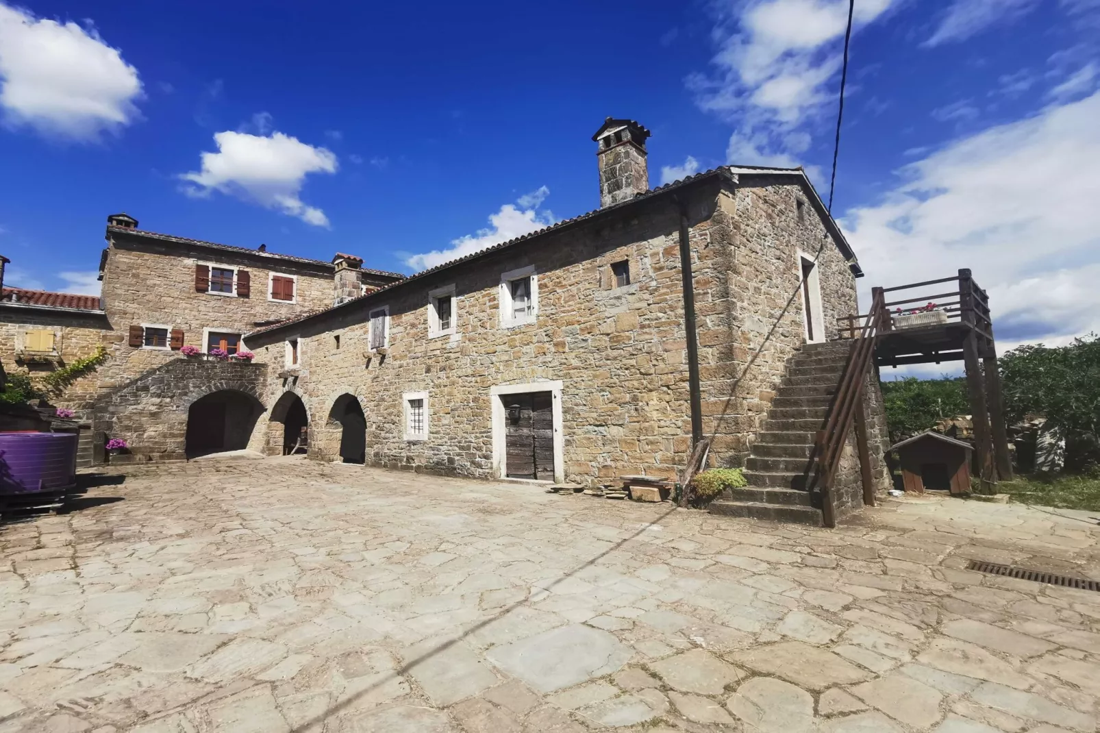 Abitanti Rustic Apartment with Balcony - Two Bedroom Apartment with Balcony-Im Freien