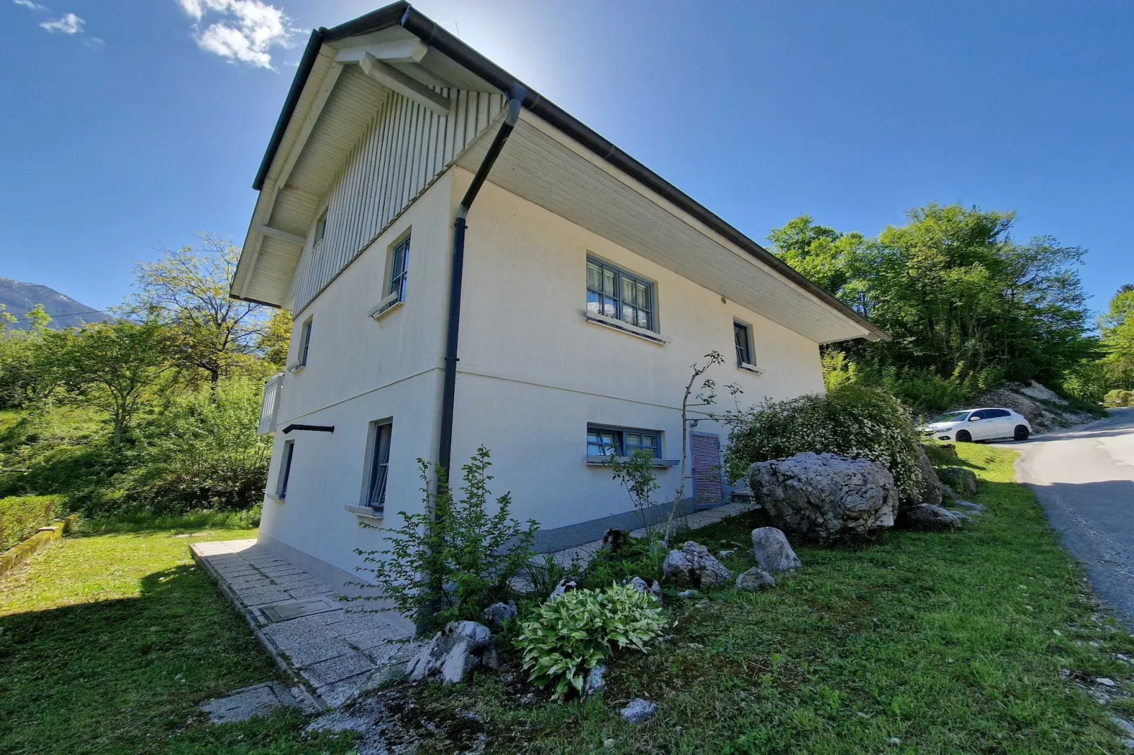 Bovec Comfortable Apartment with Mountain View - One Bedroom Apartment with Mountain View-Im Freien