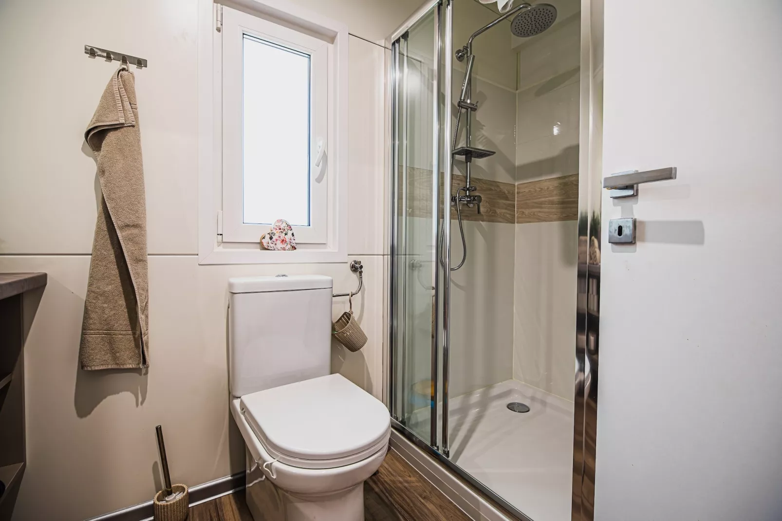 Lake Serenity Premium Mobile Homes with Thermal Riviera Tickets - Twho Bedroom Mobile Home 15\/012-Bathroom