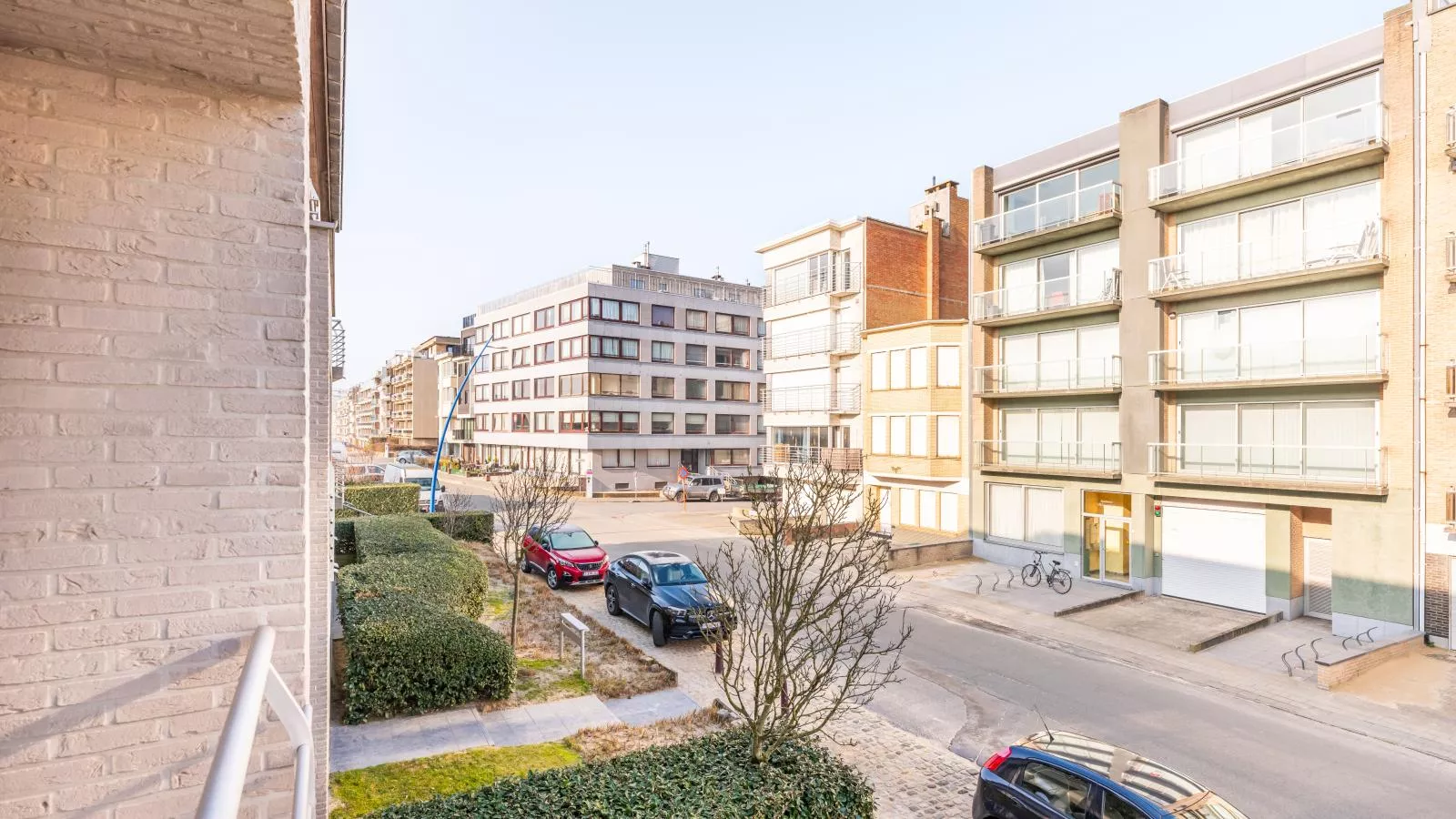 Aman dOr I-103-View in summer