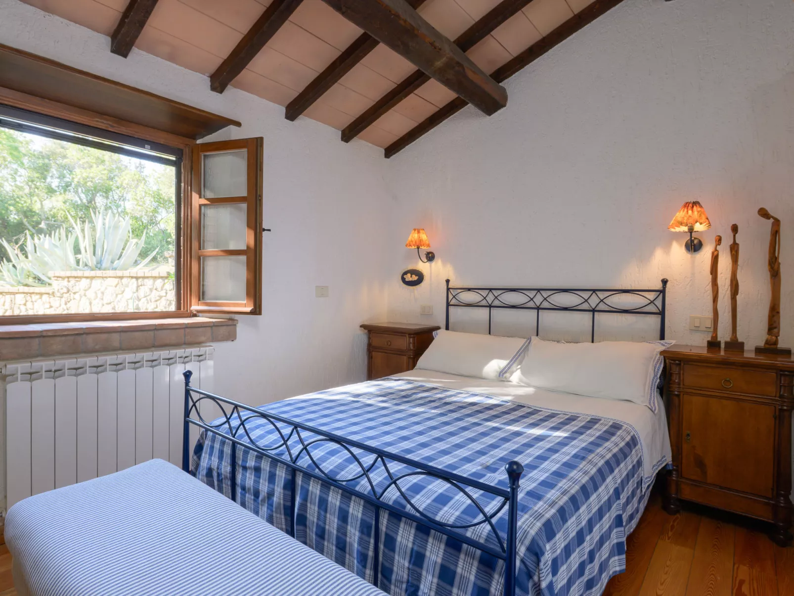 Sottopoggetto-Dedans