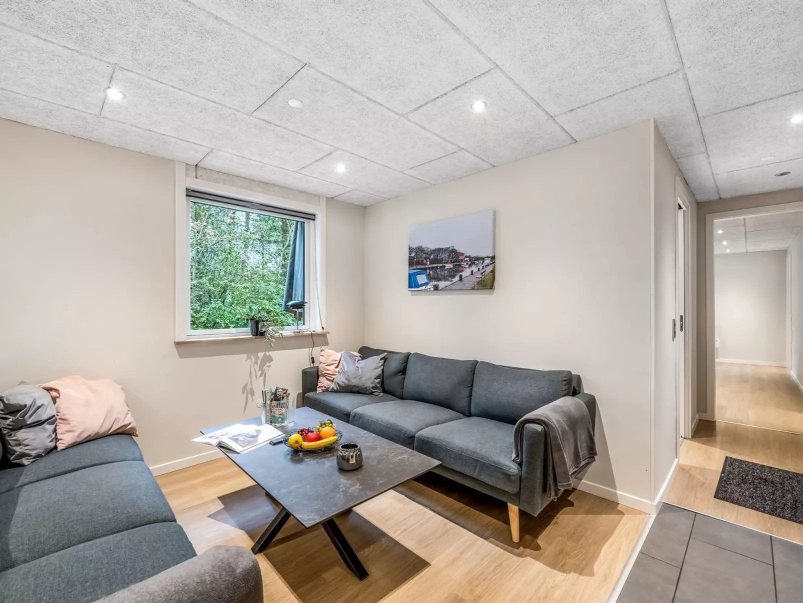 "Naia" - 300m to the fjord-Drinnen