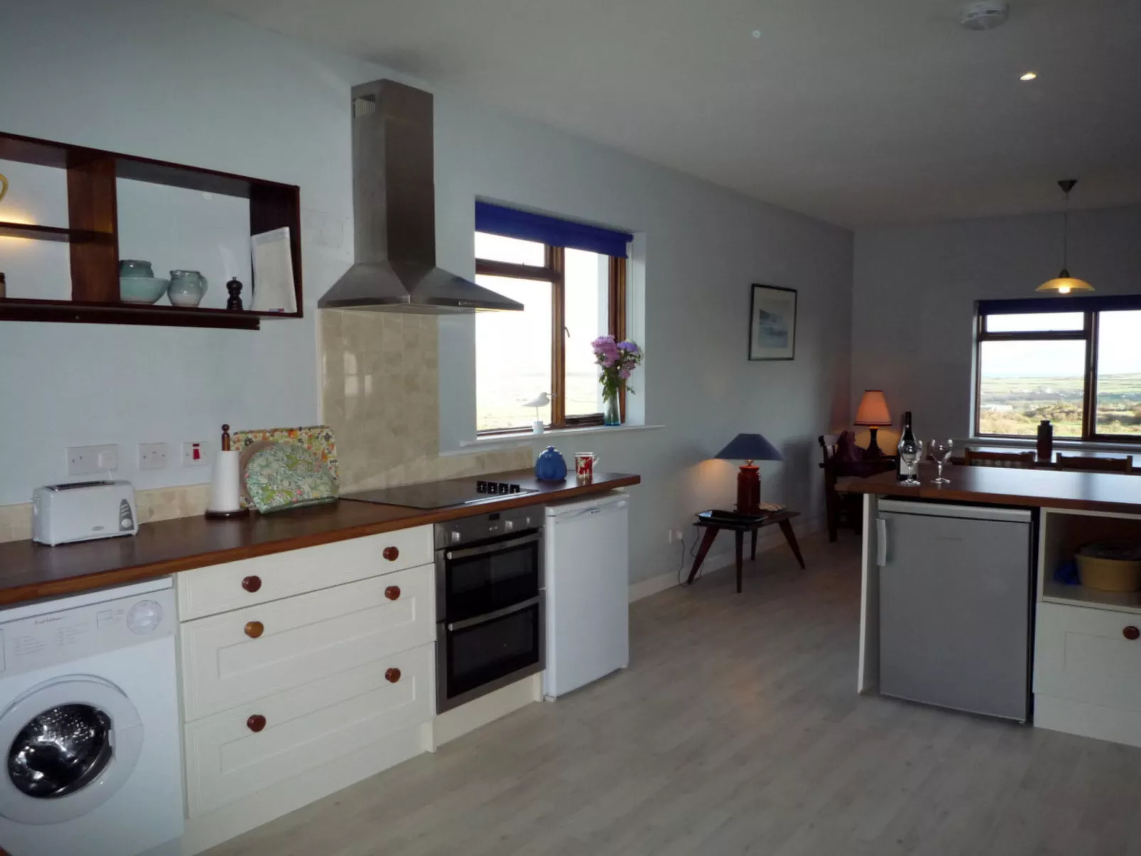 Dingle Bay View (TR2)-Drinnen