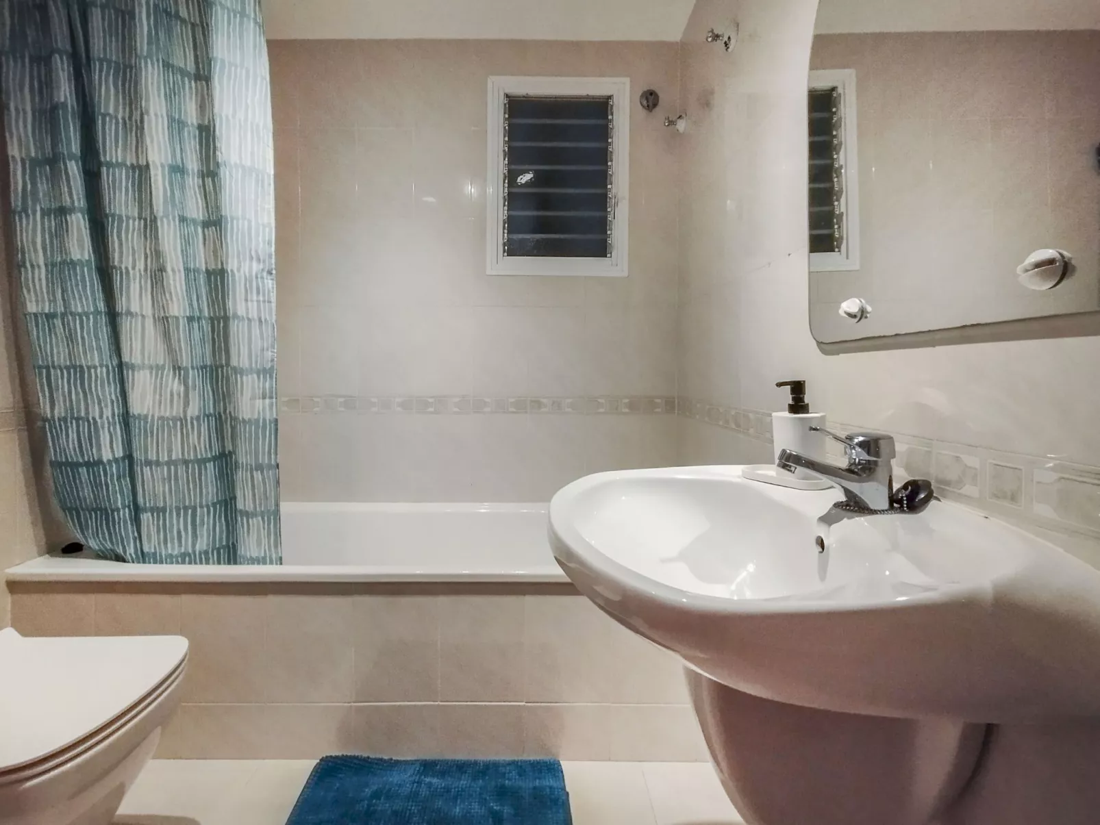 Sol Pins Tamariu-Inside