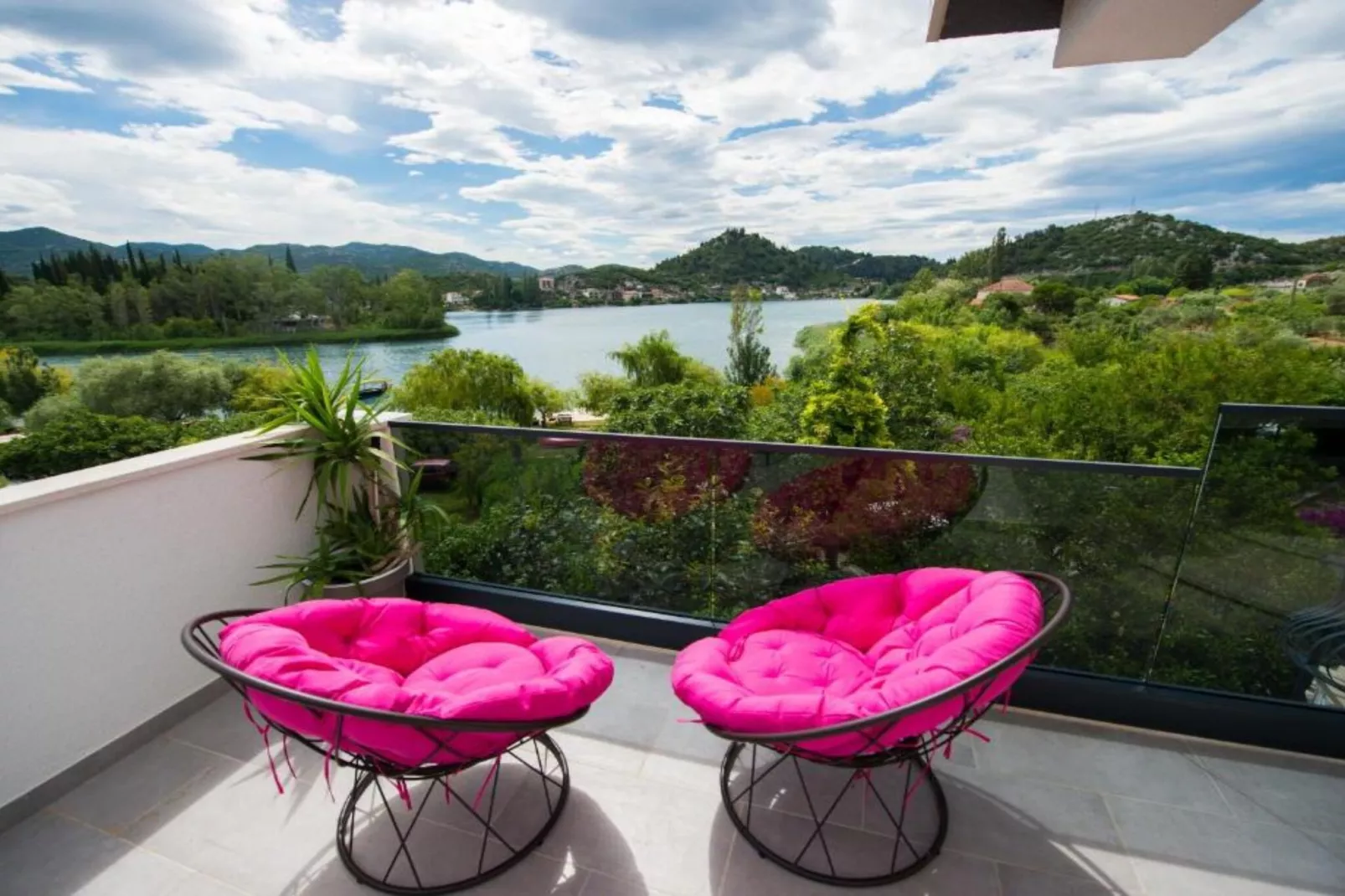 One-Bedroom Apartment With Lake View-Terrasse