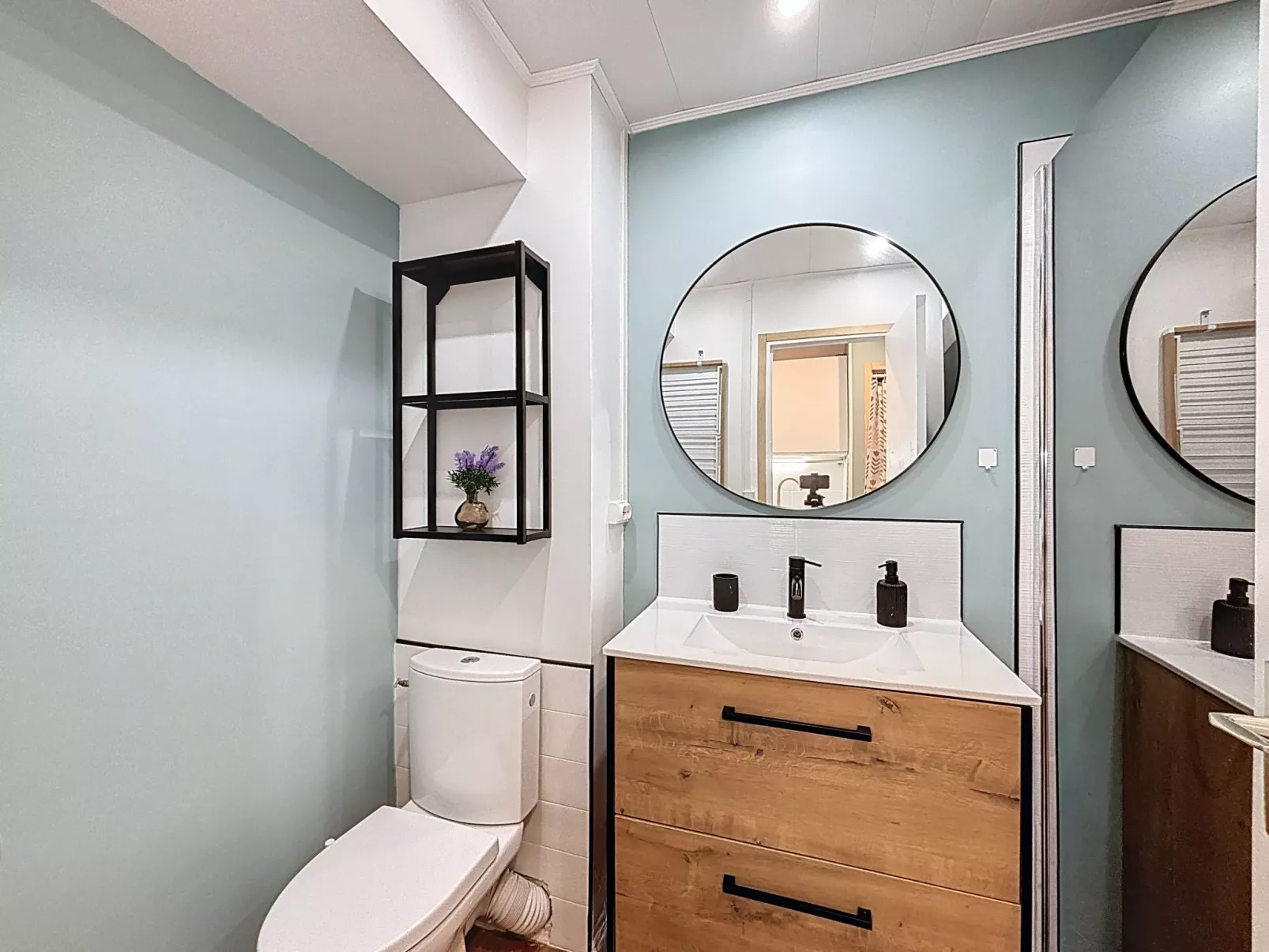 Le Saint Clair-Inside