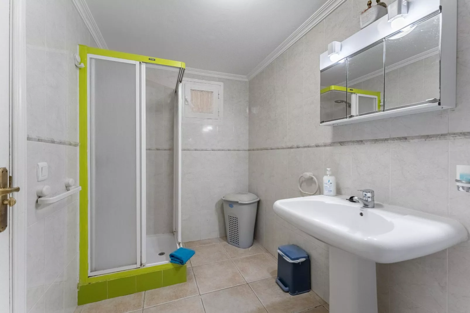 Delfin 14C-Badezimmer