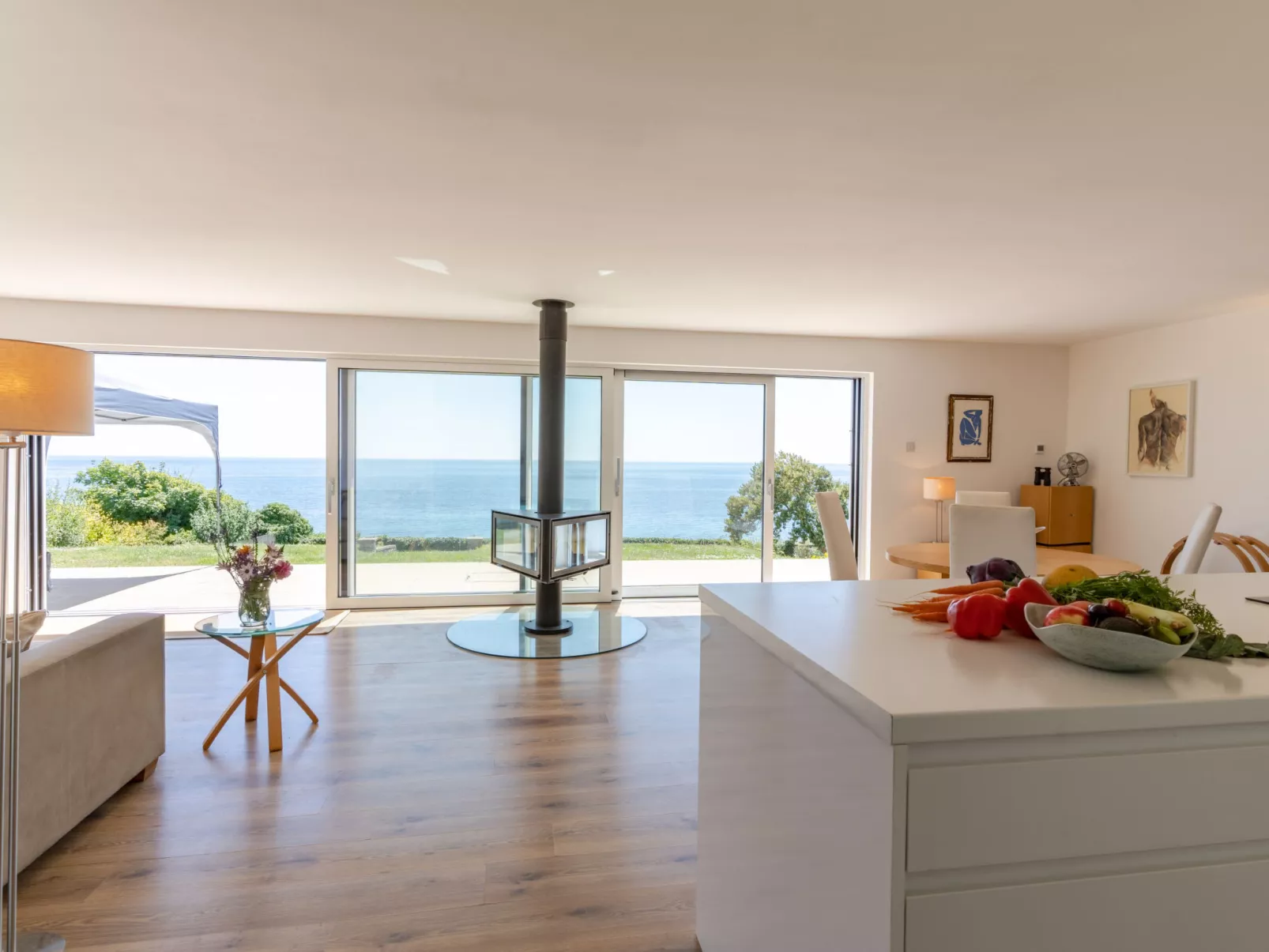 Avalon Sea Views-Dedans