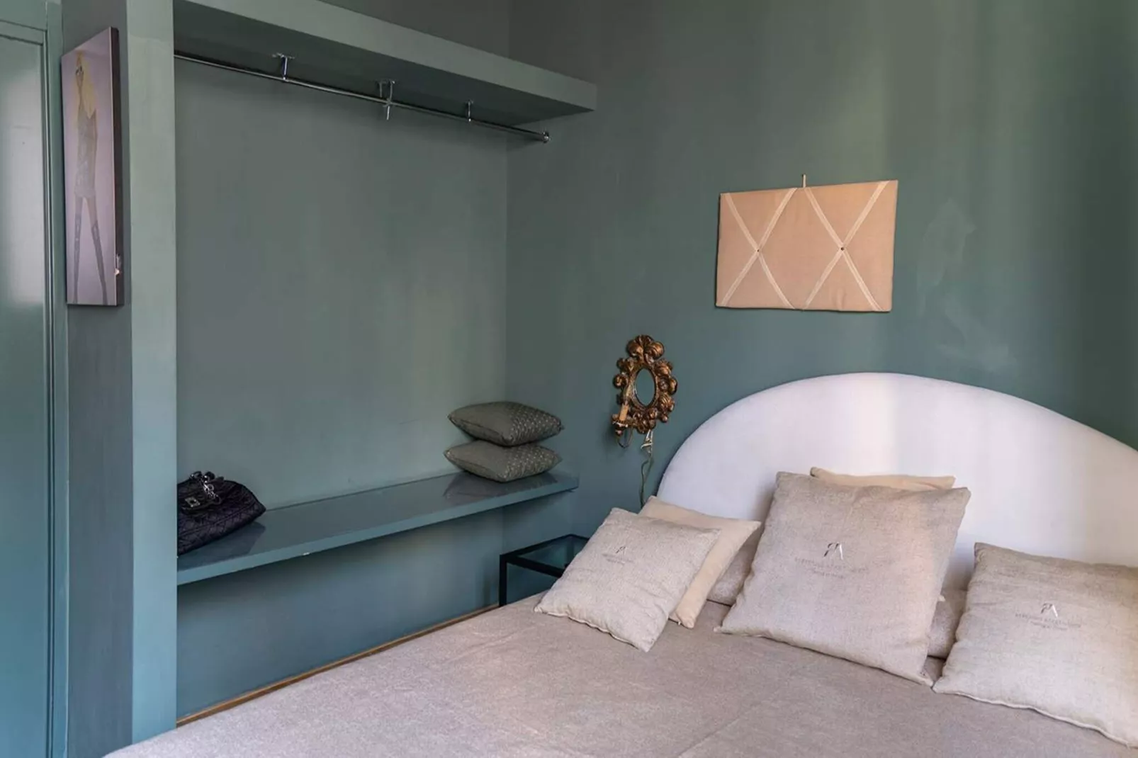 MI Casati 24-Bedroom