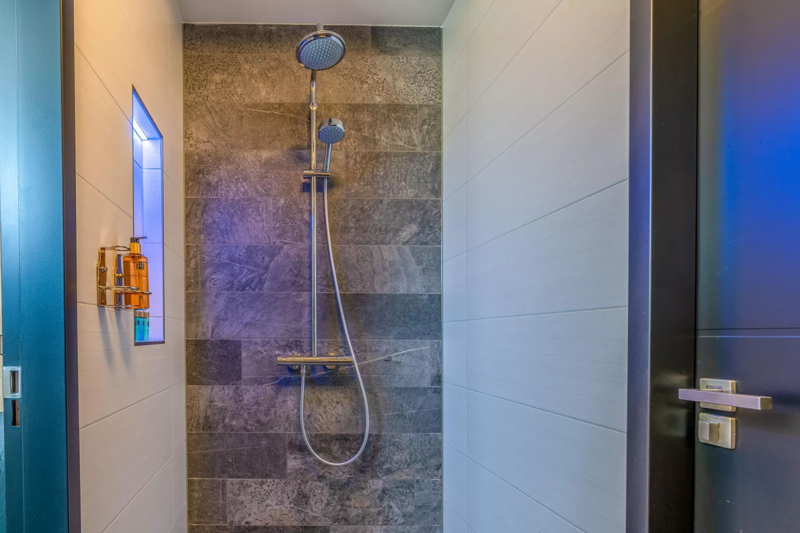 Waalerburght 18-Bathroom