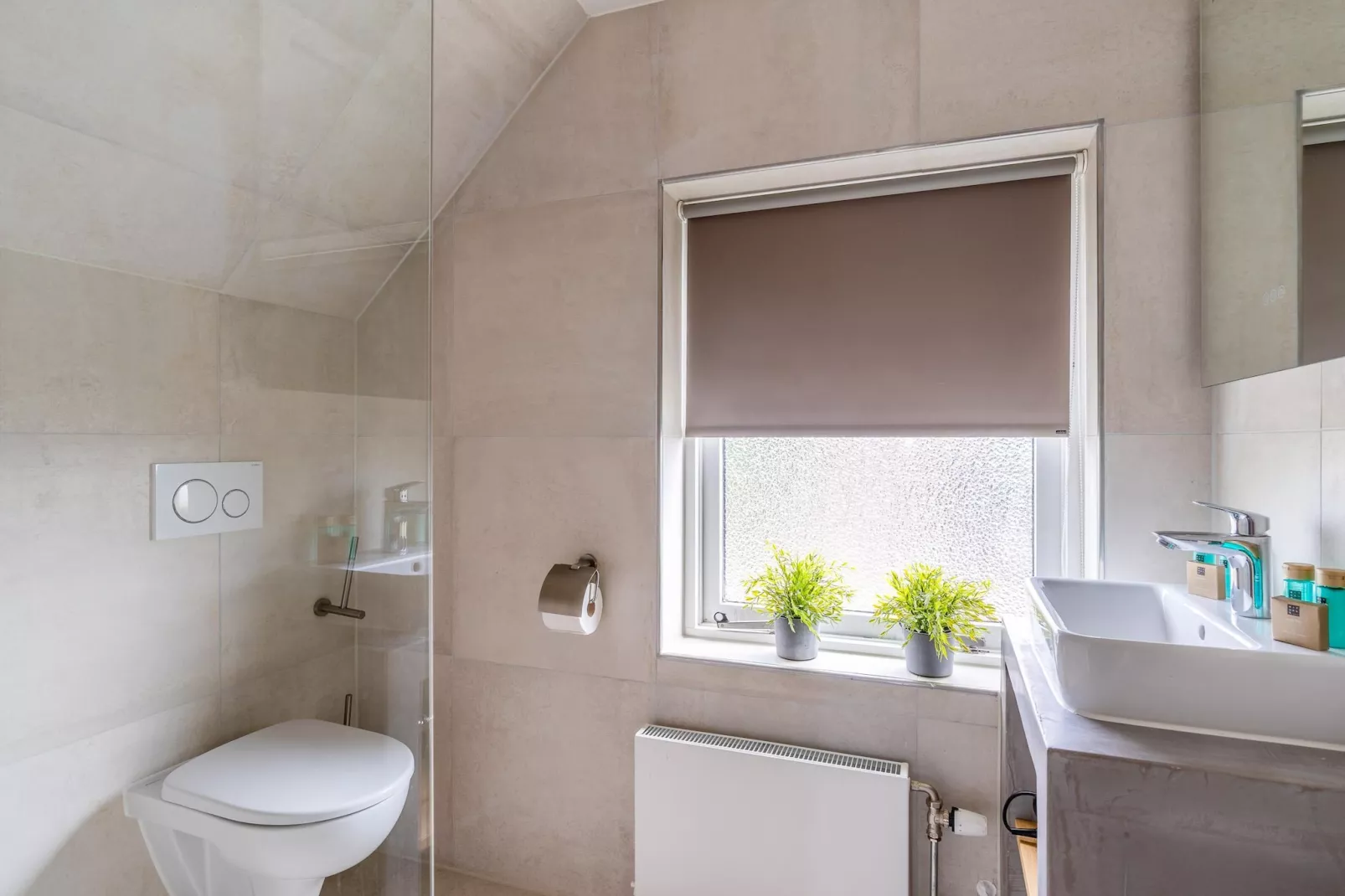 Orchismient 17-Bathroom