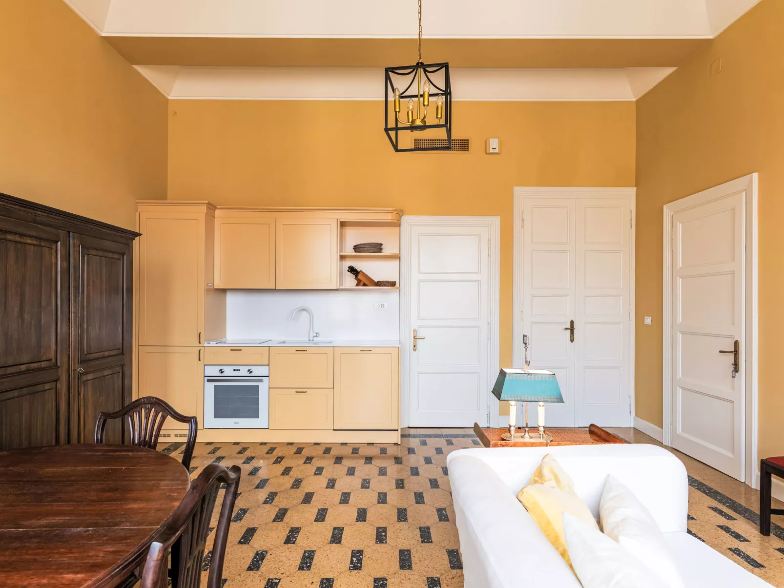 Villa Pinarello-Inside