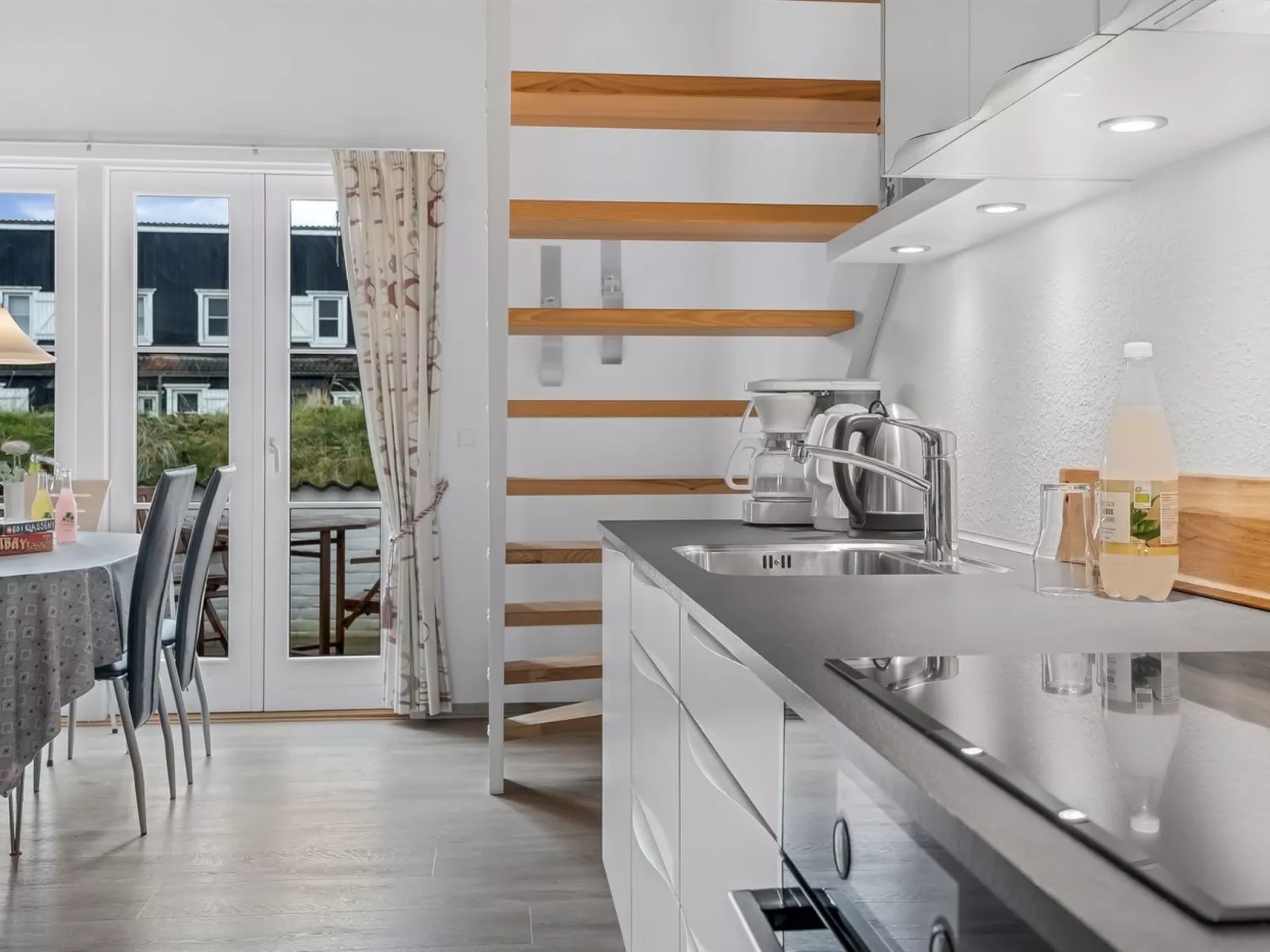 "Benthe" - 100m to the fjord-Inside