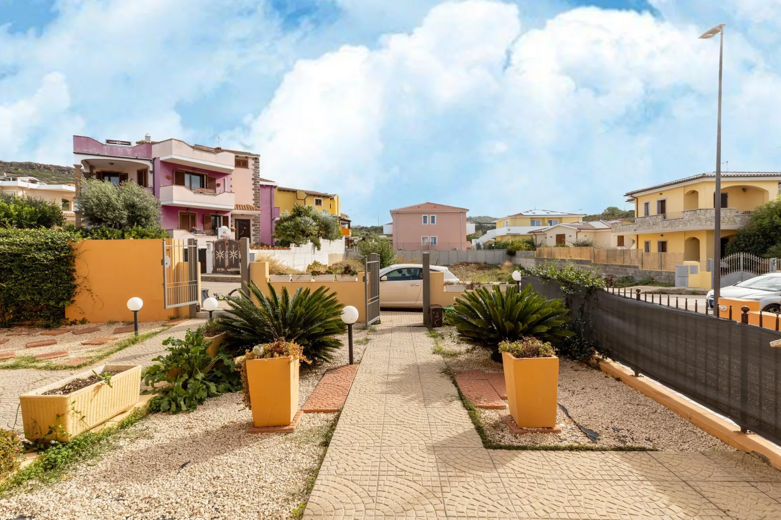 TRILO 3 MAGNOLIA-Aussicht Sommer