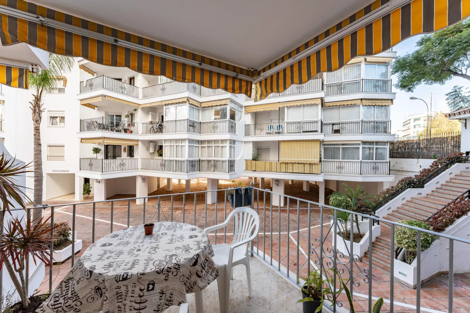 CT 350 - Faro's Marbella Beachapartment for 2 - perfect beachconection-Terrasse / balcon