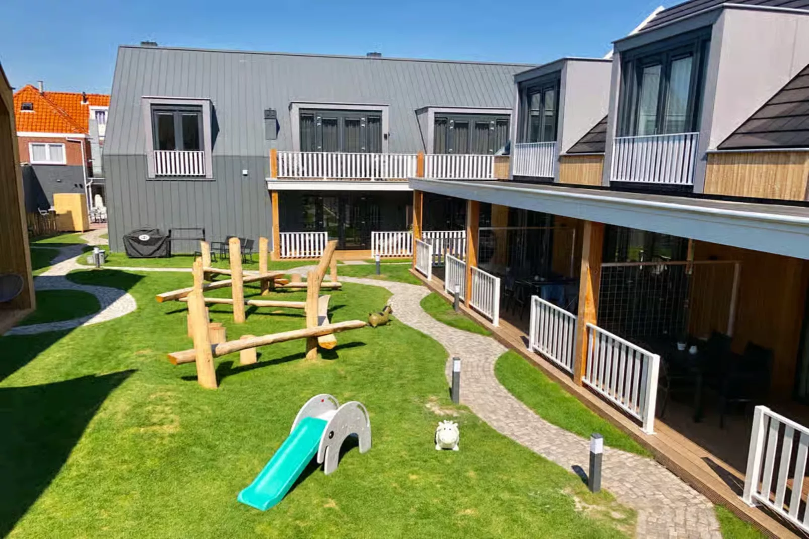 Plein 40 Lodge 18-Jardins en été