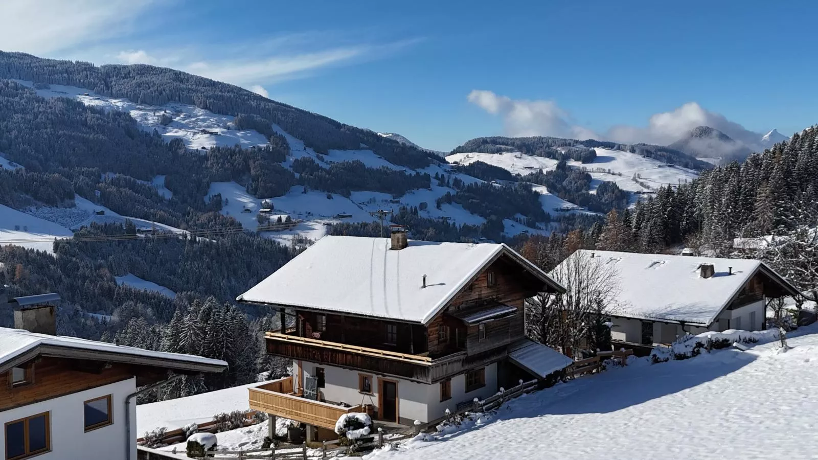 Tirola Hütte-Extérieur hiver
