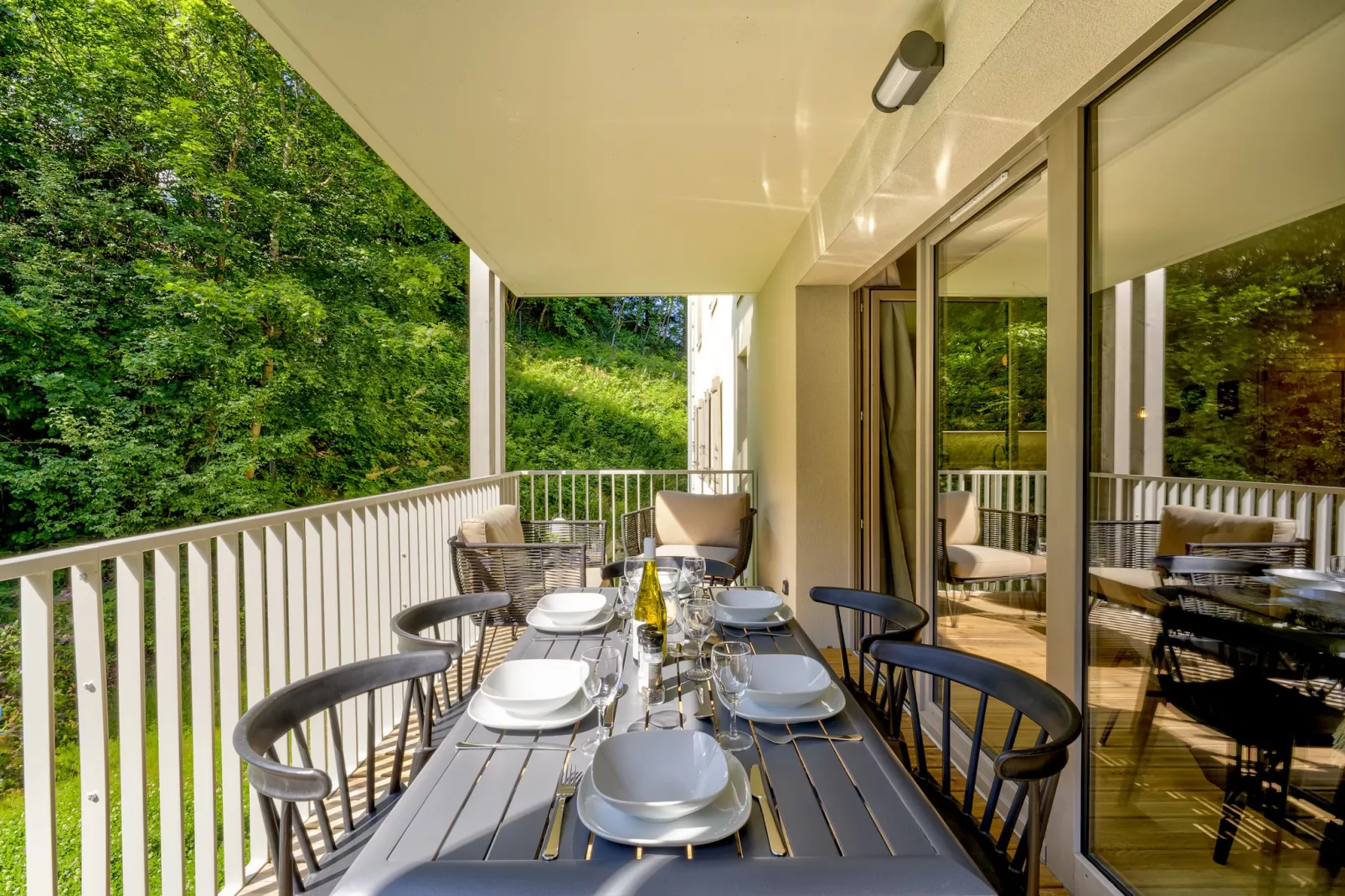 White Pearl A11-Terrace balcony