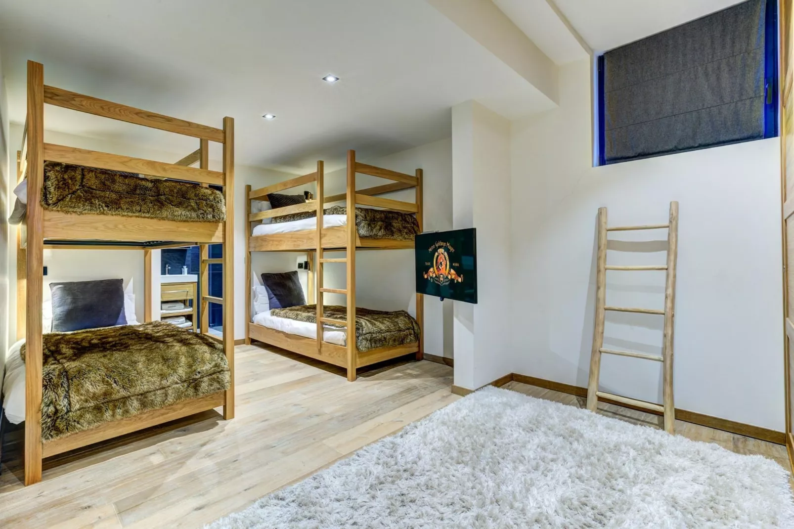 Black Pearl-Schlafzimmer