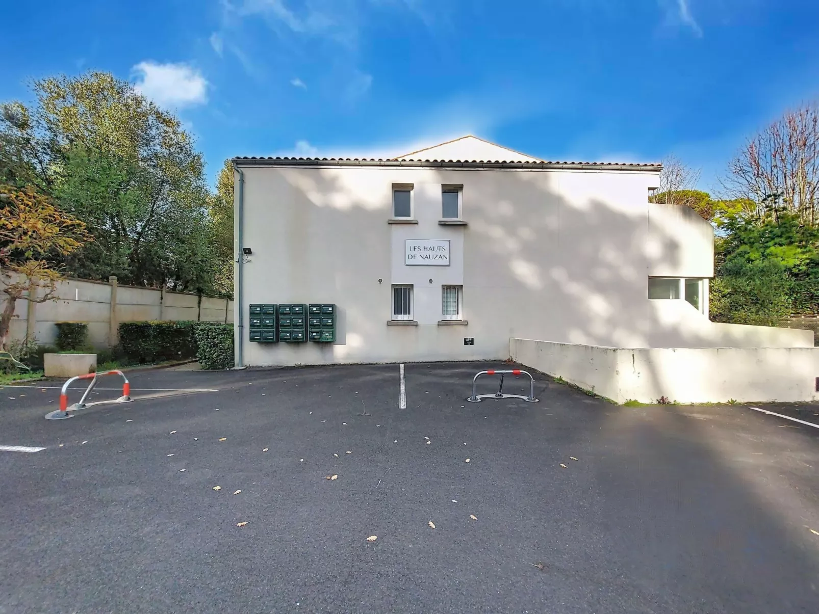 Les Hauts de Nauzan-Outside