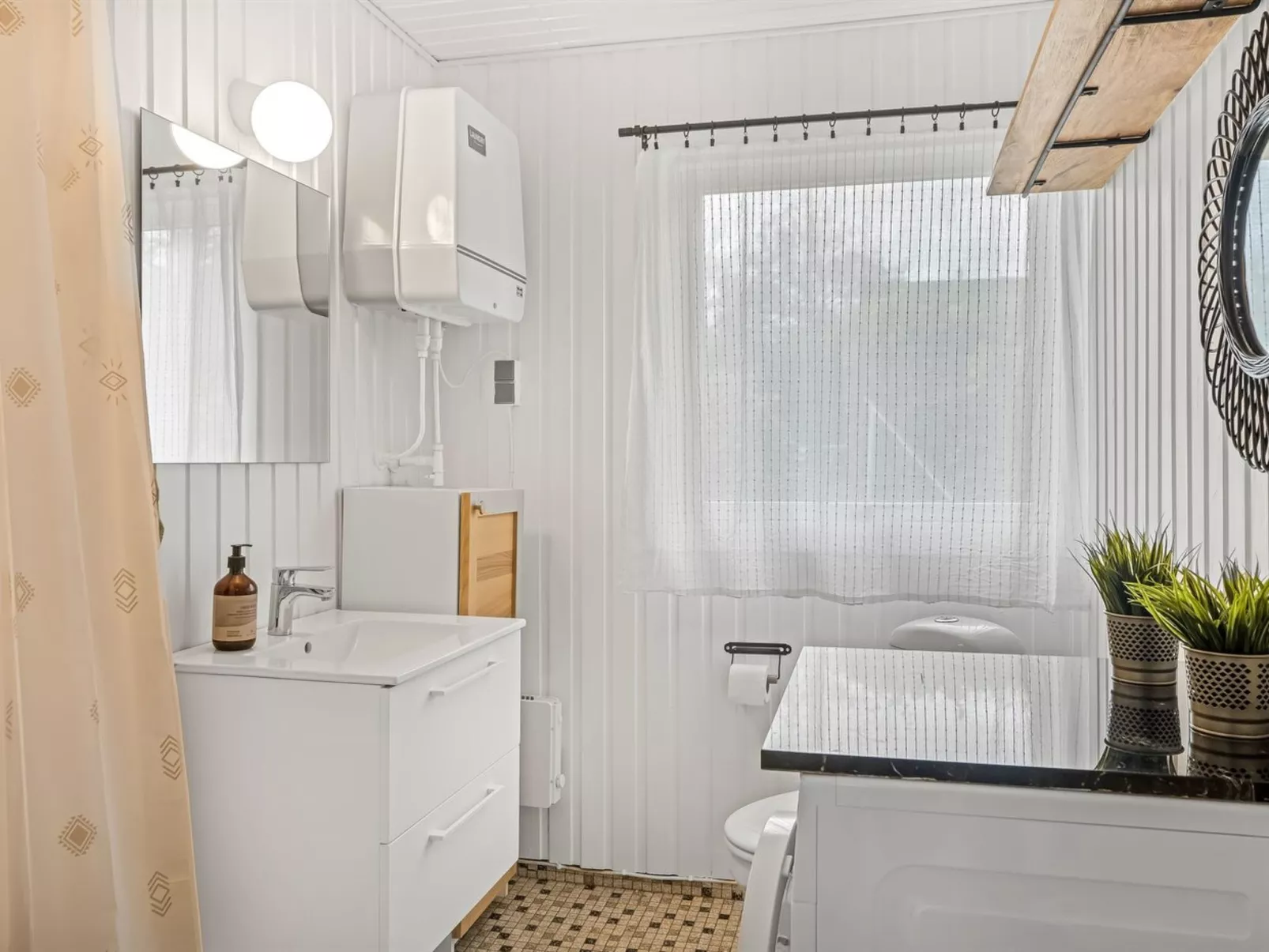 "Hjalma" - 250m to the fjord-Dedans