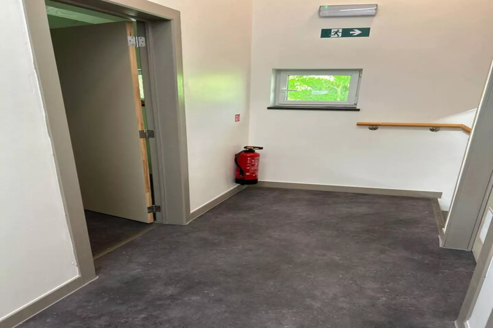 L'Ecureuil Blanc-Landing