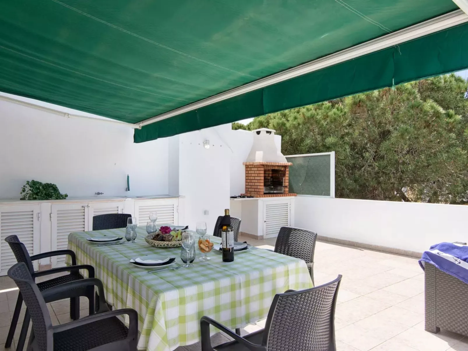 Kaya- Sunny Way-Draußen