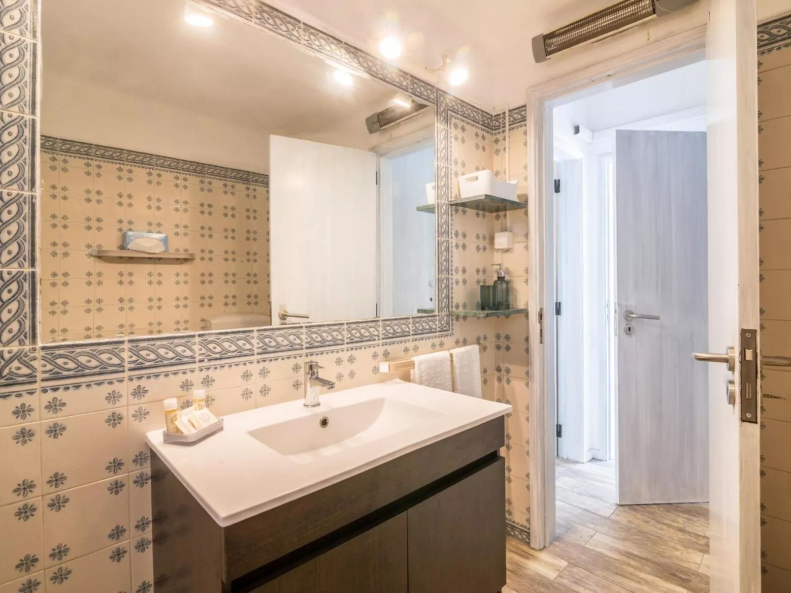 Patrick - Sunny Way-Dedans