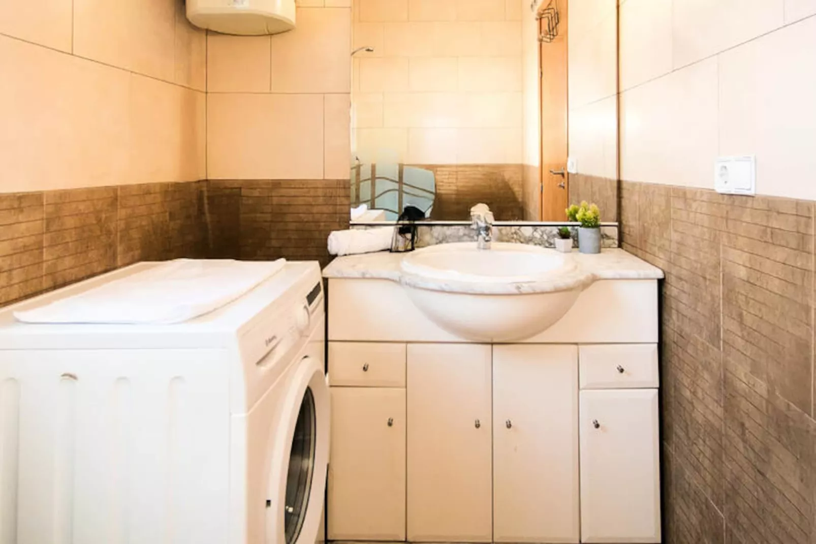 Appartements à Roses-Untagged