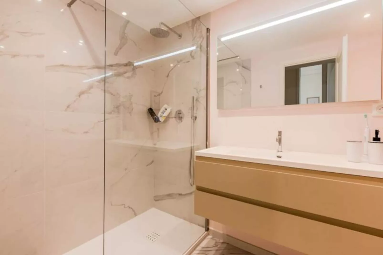 Résidence Hyper Centre Cannes - 4p &agrave; 100m Du Palais-Nicht zugeordnet