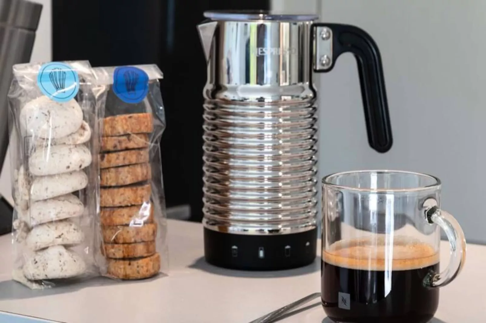 Résidence 2p Rez-de-jardin Avec Piscine – Calme, Parking Privé-Untagged