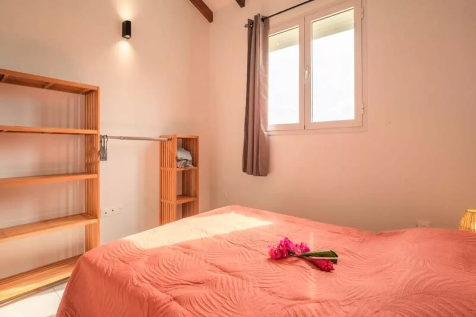 Villa Karaval-Non tagué