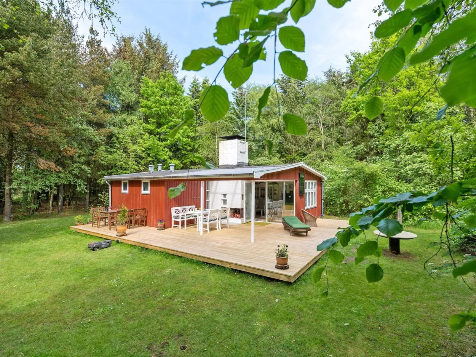 "Deik" - 2km to the fjord-Outside