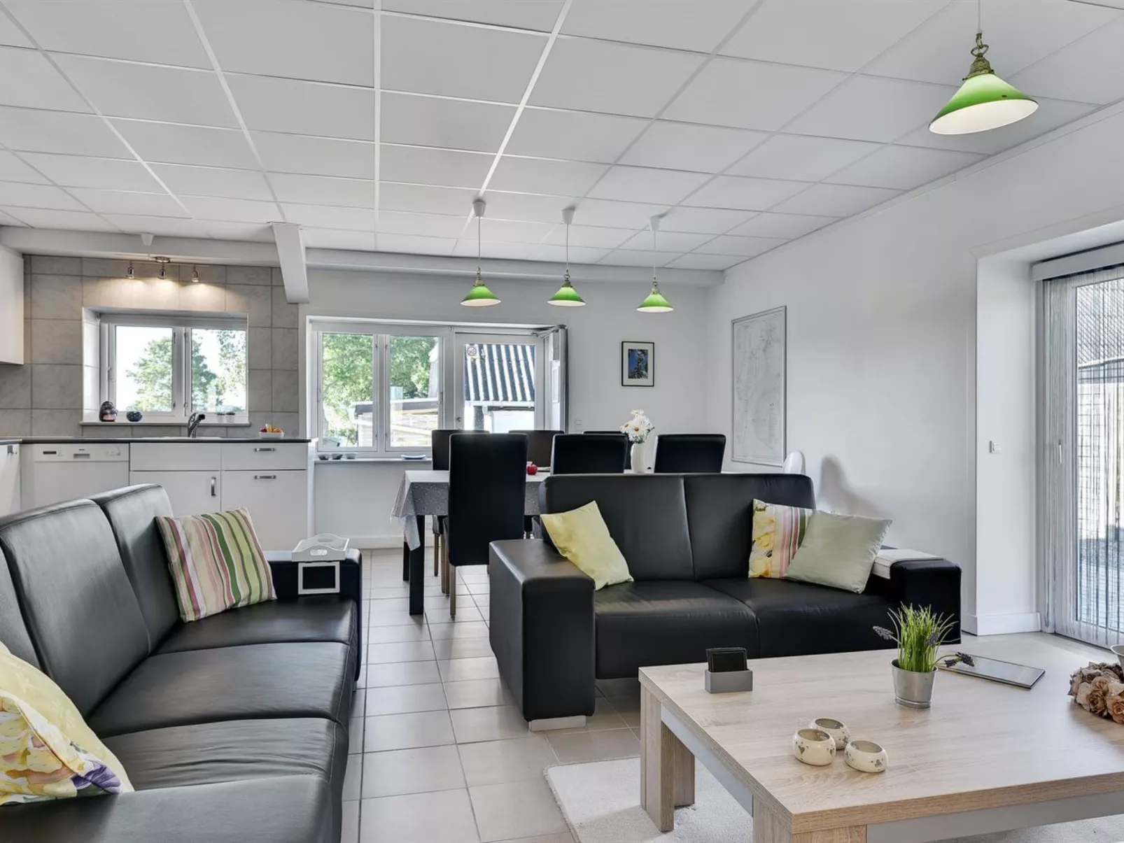 "Haralde" - 2.5km from the sea-Dedans